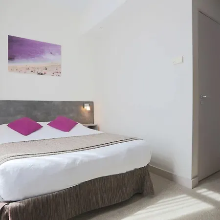 Hotel De La Fontaine 3*