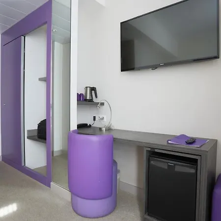 Hotel De La Fontaine 3*